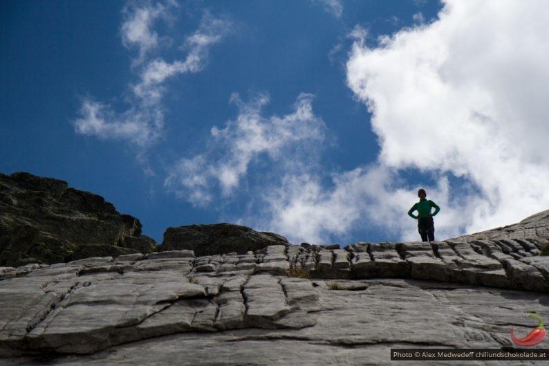 20150819-113625_nicolas_en_haut_de_la_barre_de_calcschistes