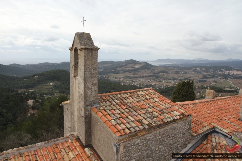 Toits et clocher-mur de Notre-Dame du Beausset-Vieux