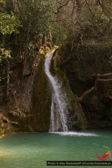 20160320-114847_detail_de_la_cascade_du_gouffre_aux_epines