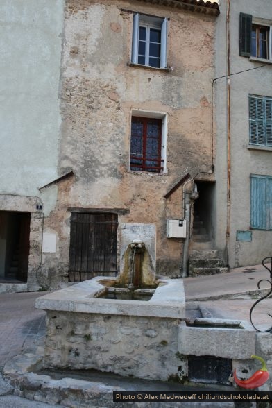 20160322-162602_fontaine_de_la_porte_rouge