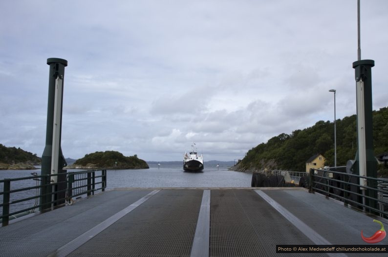 Le ferry «Utstein» arrive à Buavåg