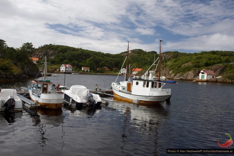 20160717-135346_bateaux_au_port_de_lykling_sur_bomlo