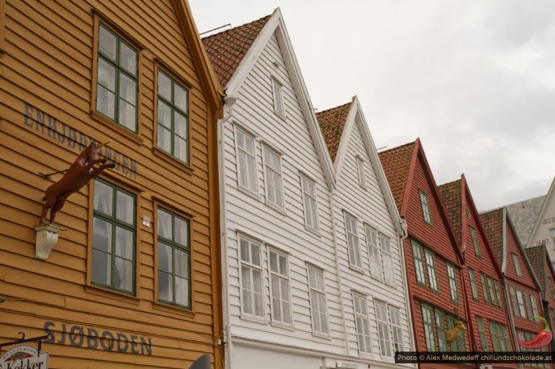 20160718-112211_facades_de_tyskebryggen_a_bergen