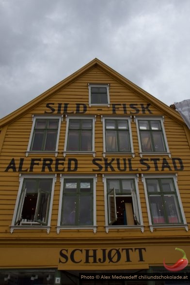 20160718-112220_une_des_facades_de_bryggen_a_bergen