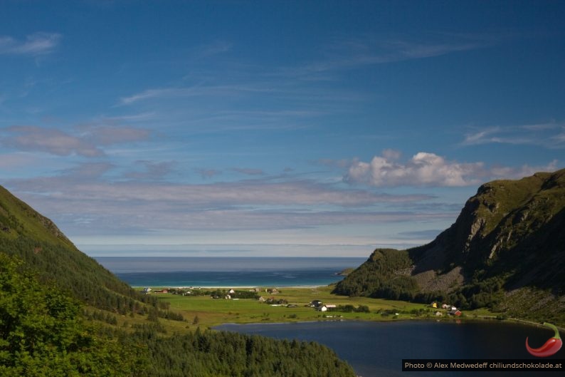 20160720-090726_refvik_sanden_et_le_lac_refvikvatnet