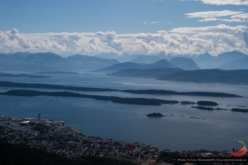 20160724-111216_molde_moldefjord_et_la_vue_vers_romsdal