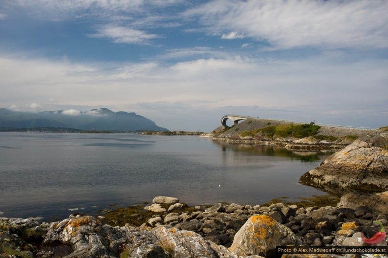 20160725-111020_pont_de_storseisundet_cote_lauvoyfjorden