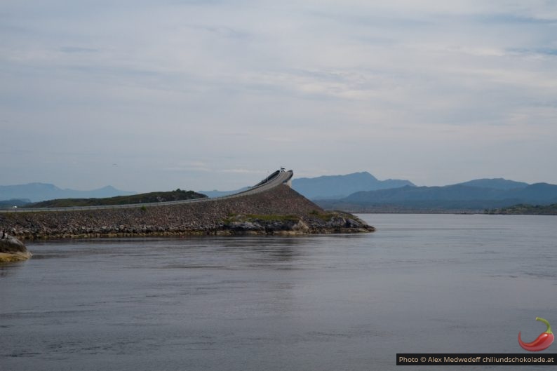 20160725-112819_courbure_du_pont_de_storseisundet