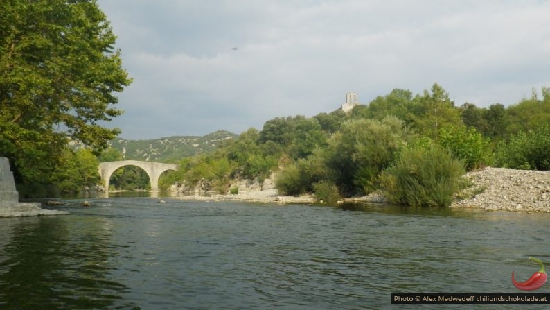 Pont et chapelle de Saint-Étienne d'Issensac