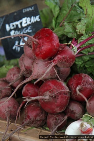 Betteraves au marché bio de Saint-Roch à Gap