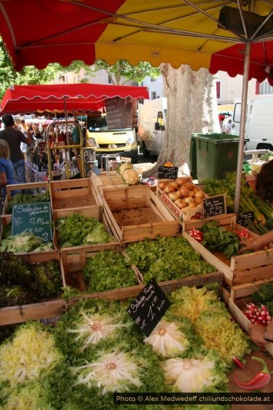 Stand de légumes au marché d'Apt