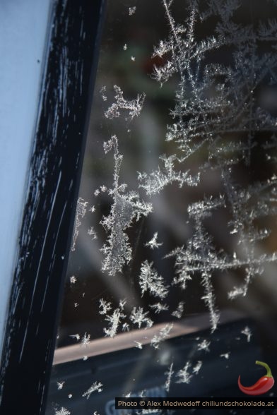 Cristaux de glace sur une vitre