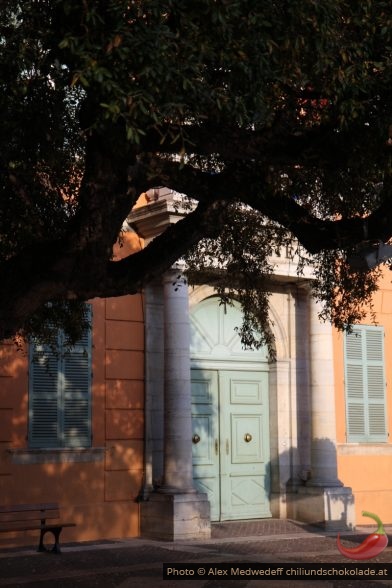 Porte de la Mairie de Fréjus