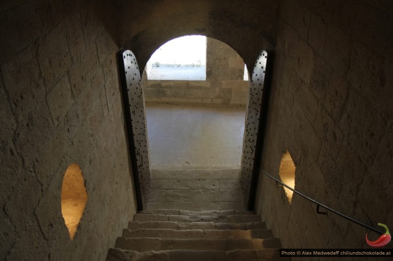 Escaliers du dortoir au cloître de Silvacane