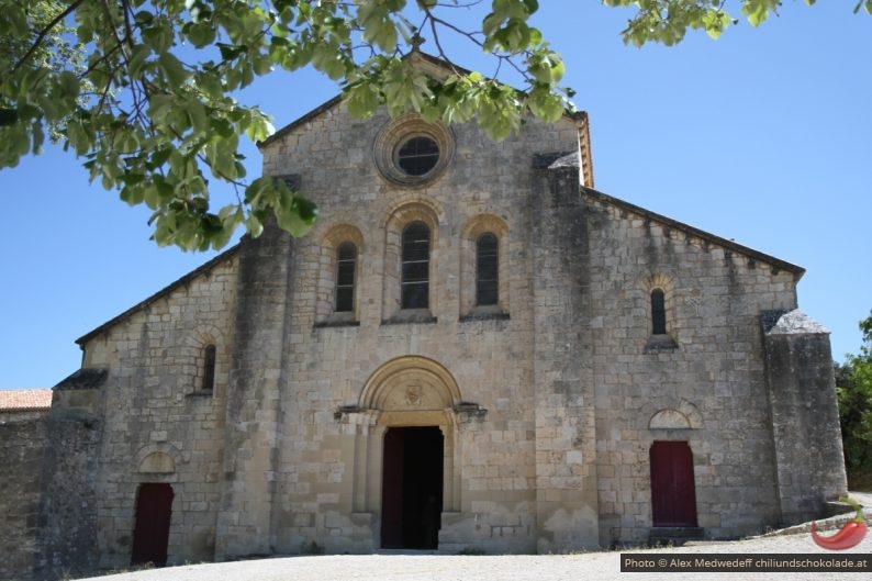 Face ouest de l'église abbatiale de Silvacane