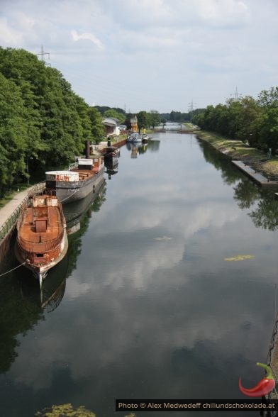 Oberwasser Henrichenburg mit historischen Binnenschiffen