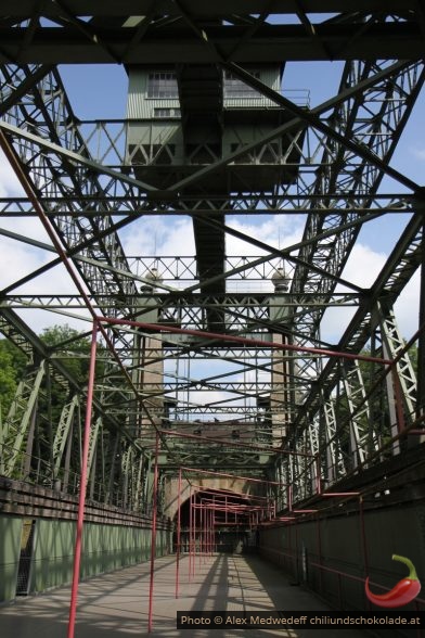 Im Transporttrog des Schiffshebewerks Henrichenburg