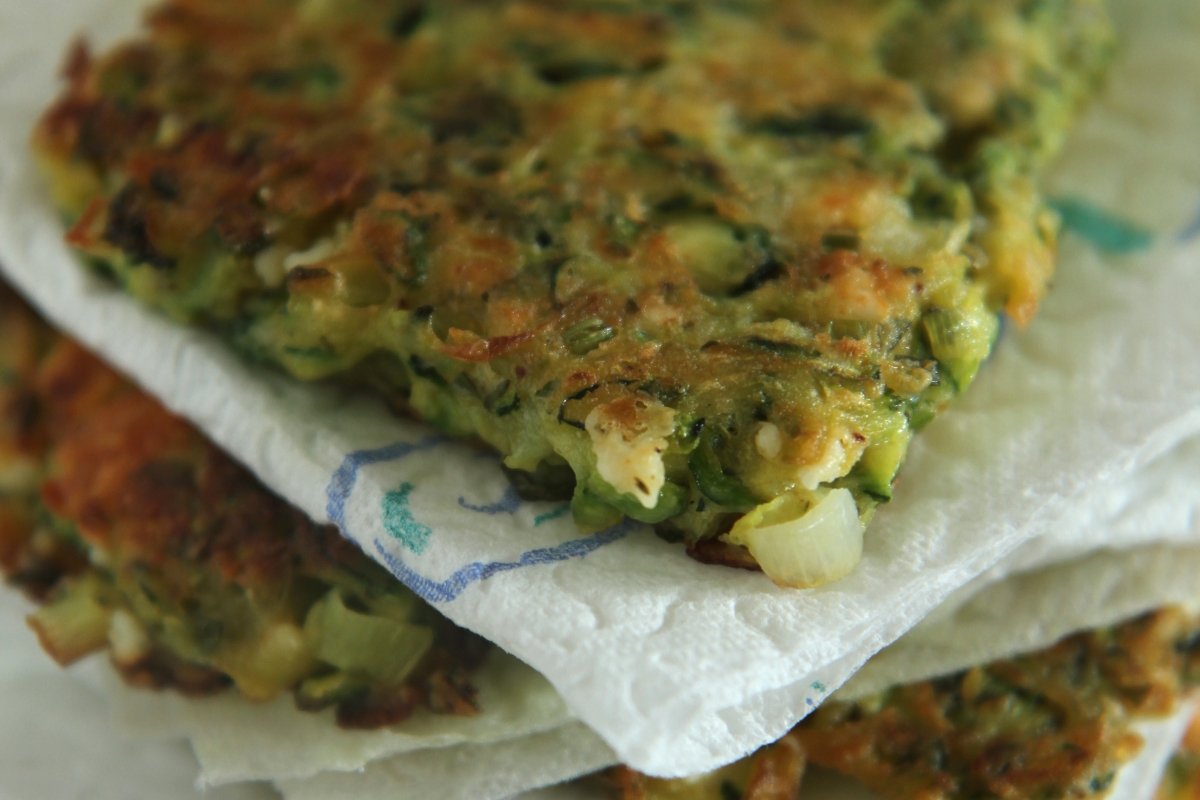 Knusprige Zucchinipuffer