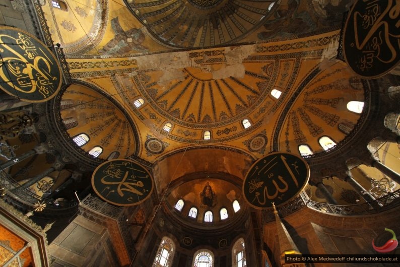 Konchen mit Halbkuppeln der Hagia Sophia