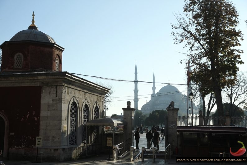 Blick zur Sultan-Ahmed-Moschee