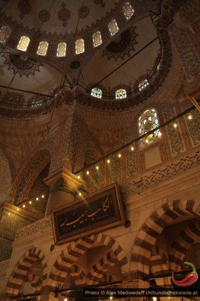 Innenaustattung der Sultan-Ahmed-Moschee