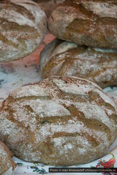 Pain paysan au marché de la Riponne