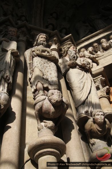 Statues du portail «peint» de la cathédrale Notre-Dame