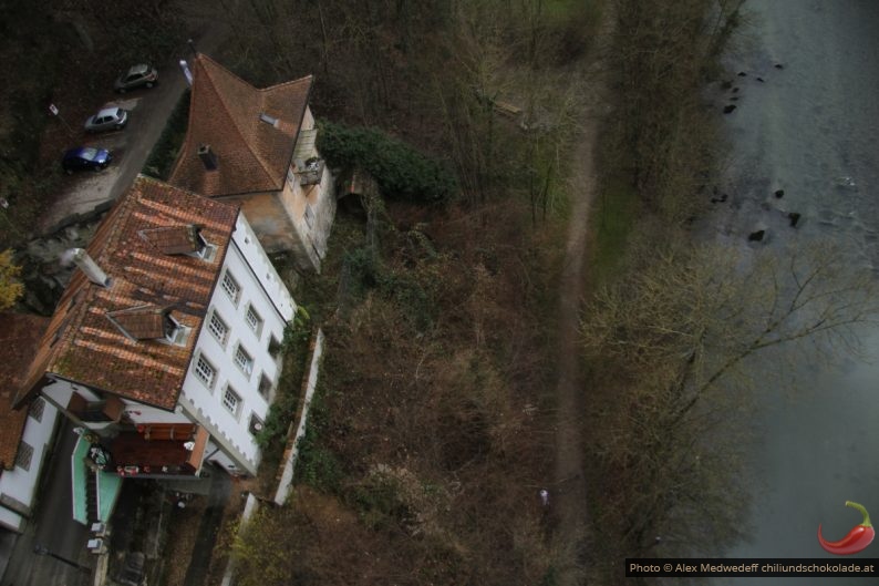 Vue plongeante du Pont de Zaehringen sur une maison