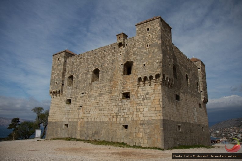 20150331-112824_festung_nehaj_ueber_senj