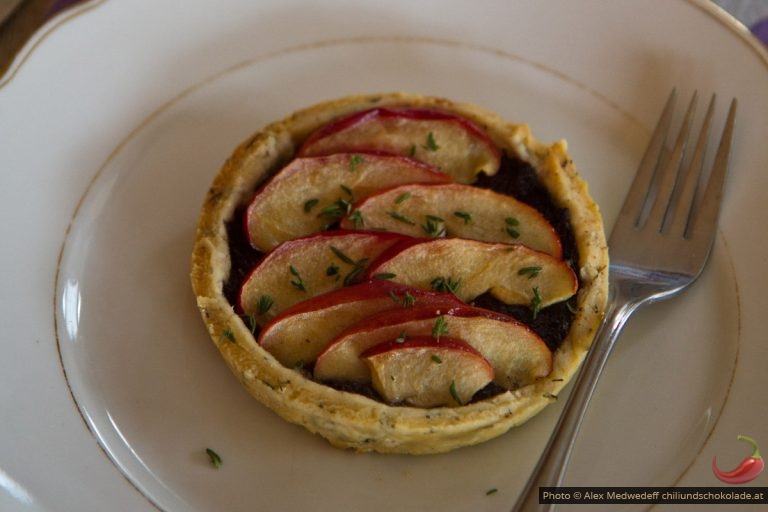 Oh no, Blutwursttartelette! Oh yes!