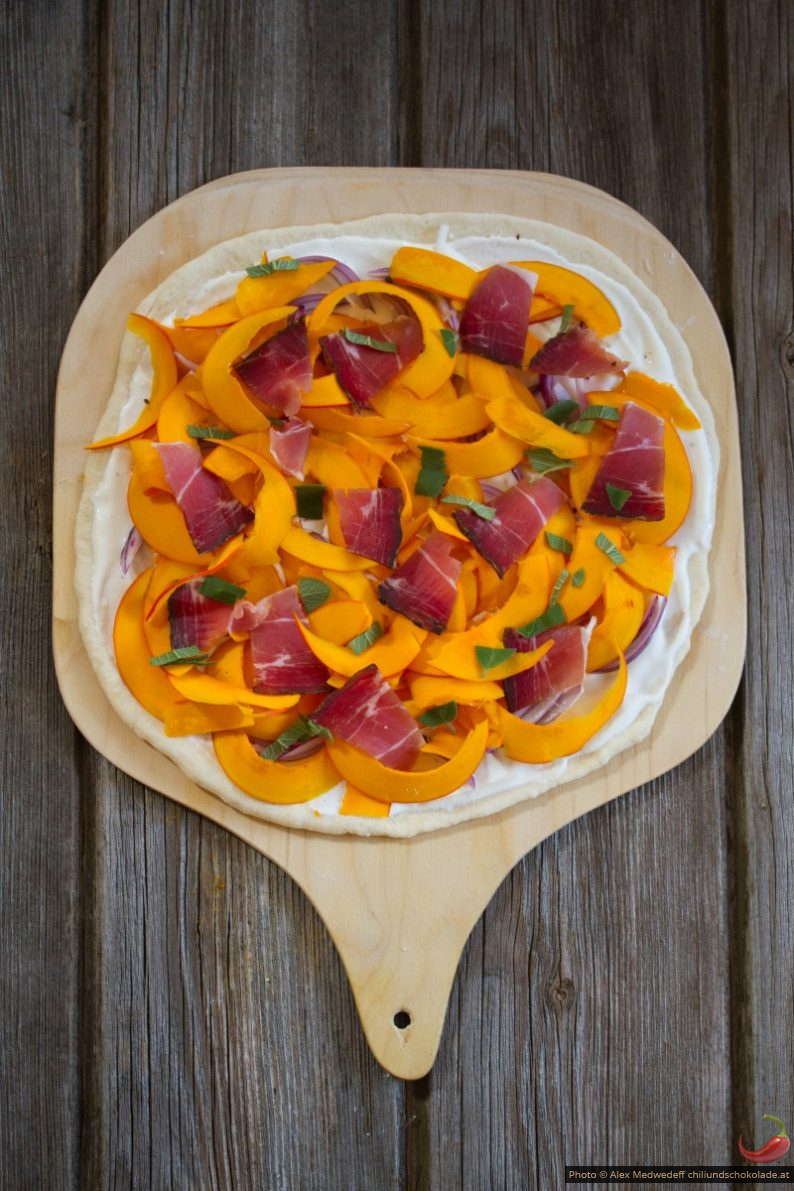 Flammkuchen Mit Kurbis Und Speck
