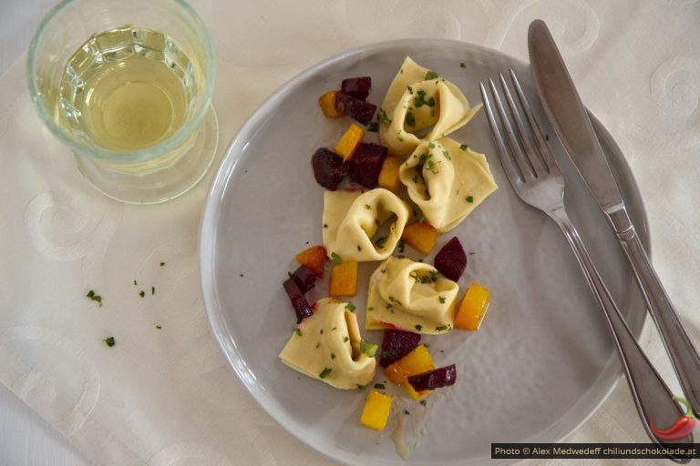 Tortelloni mit Salzzitronen und karamelisierten roten Rüben