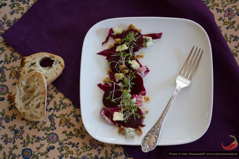 Rote Rüben-Salat mit Radicchio und Blauschimmelkäse