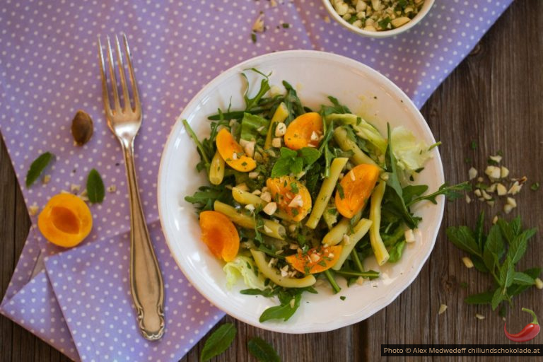 Sommersalat mit Marillen