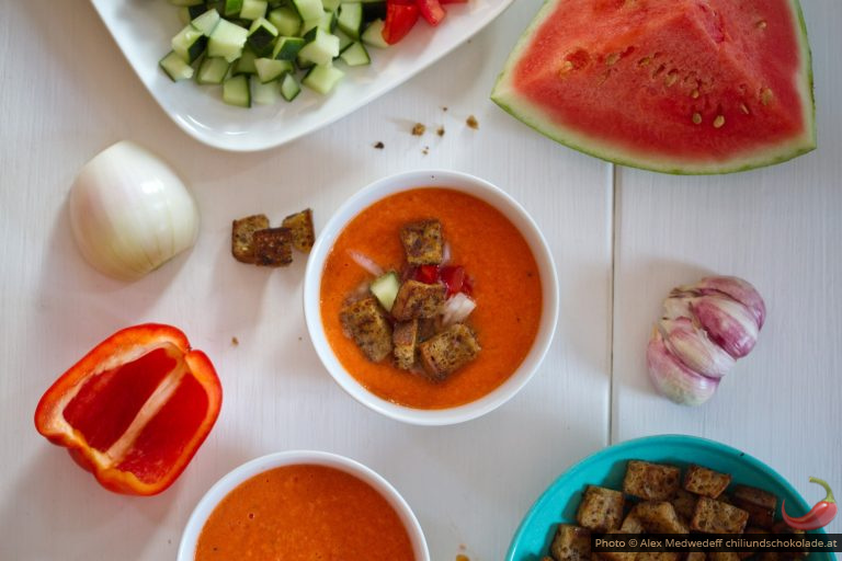 Gazpacho mit Senfcroutons