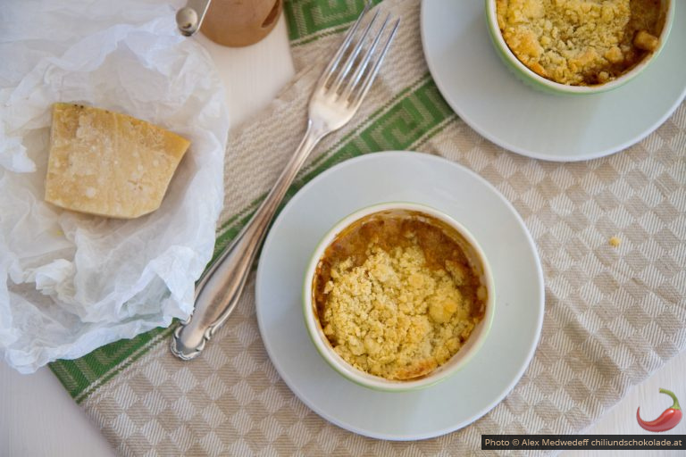 Mangold-Parmesan-Crumble
