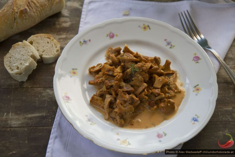 Eierschwammerlgulasch