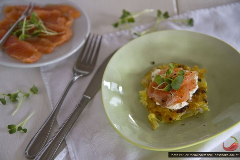 Kartoffelpuffer mit geräucherter Lachsforelle