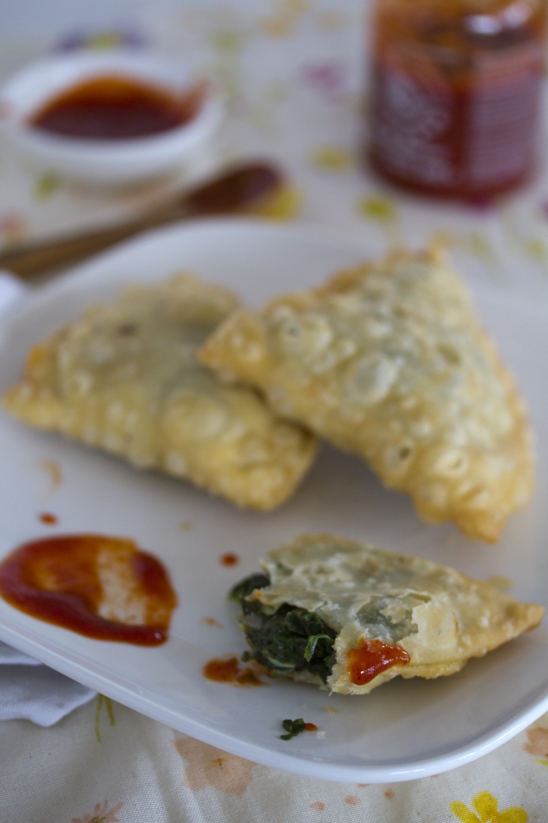 Samosas mit Spinat und Feta – Chili & Schokoloade