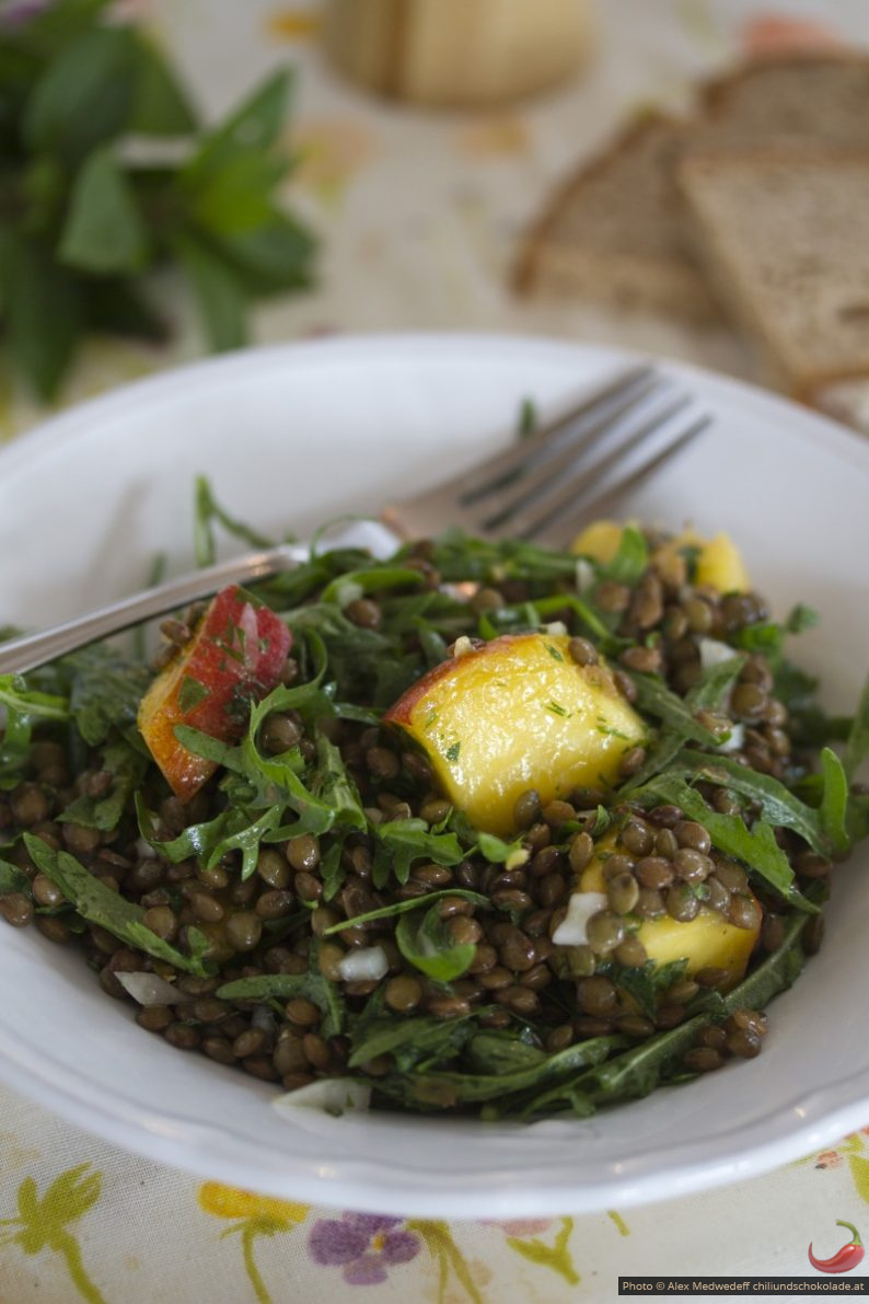 Linsensalat mit Ruccola und Pfirsich – Chili & Schokoloade Linsensalat mit Ruccola und Pfirsich – Chili & Schokoloade