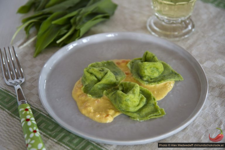 Bärlauchnudeln mit Weisswein-Karottensauce