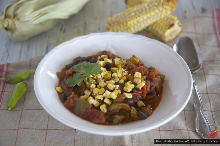 Chili mit gegrilltem Mais
