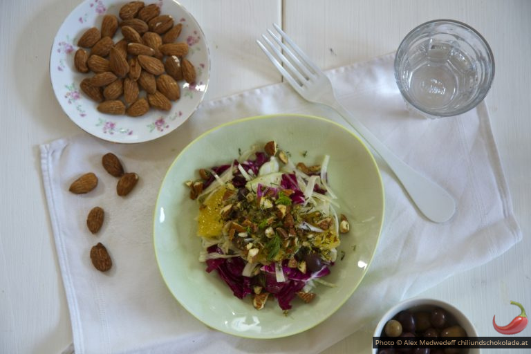 Fenchelsalat mit Orange und Mandelgremolata