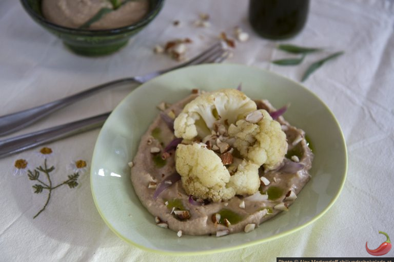 Ofenkarfiol mit Bohnenpüree und Estragonöl