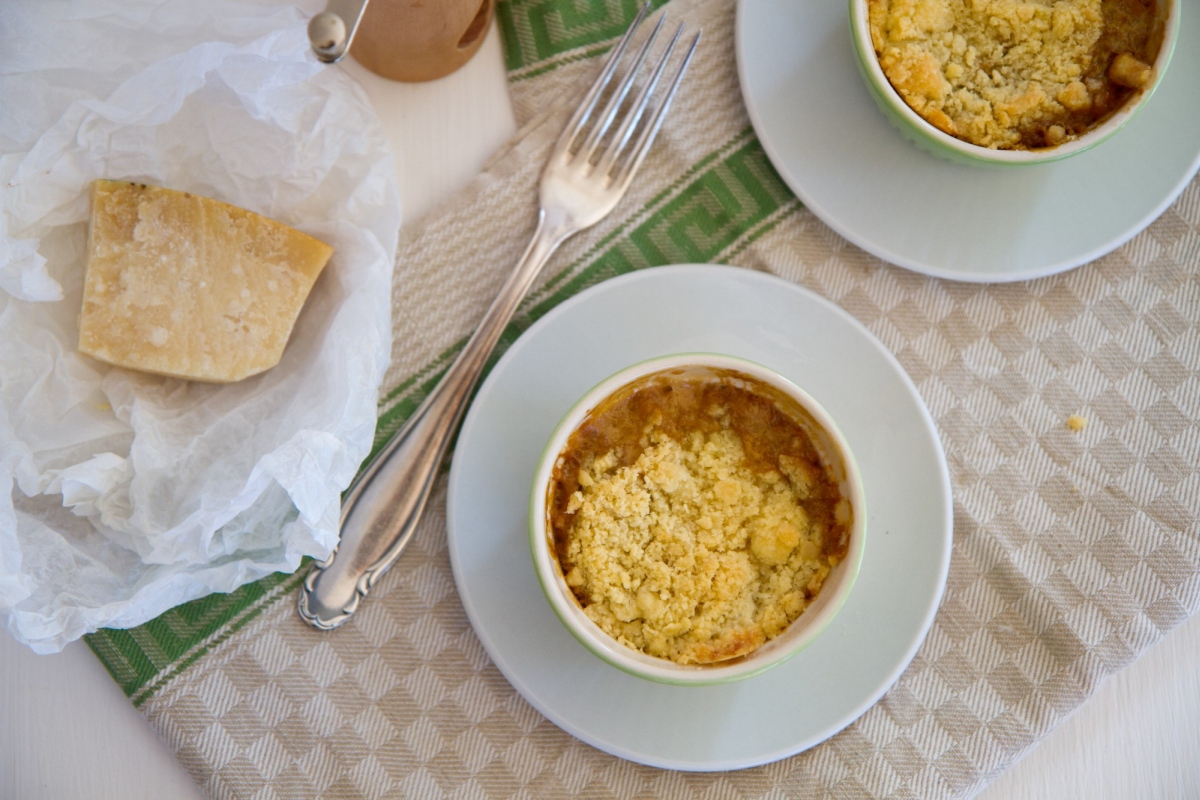 Mangold-Parmesan-Crumble