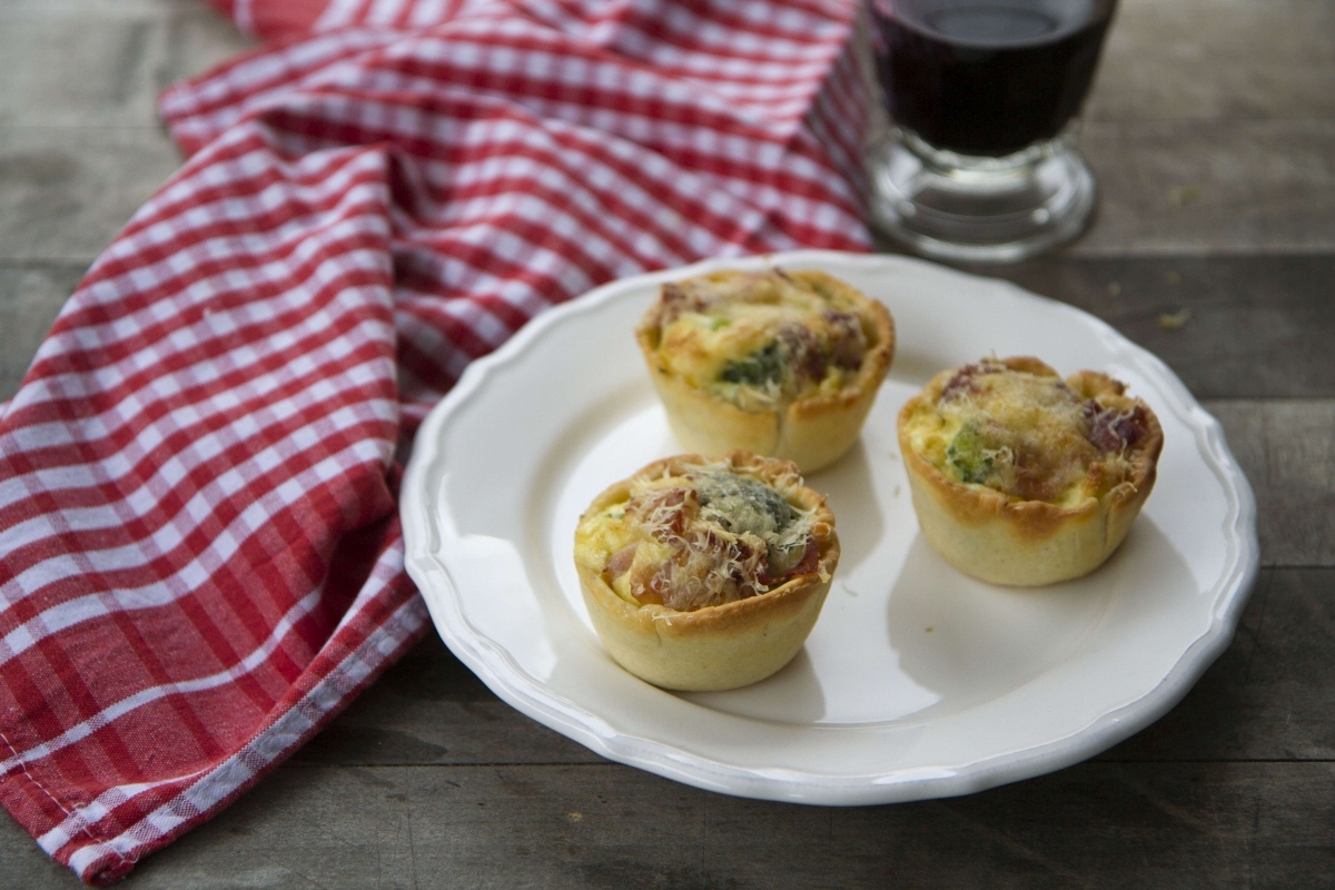 Miniquiche mit Brokkoli