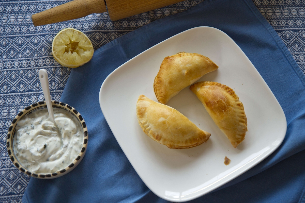 Empanadas mit Karfiol und Scamorza